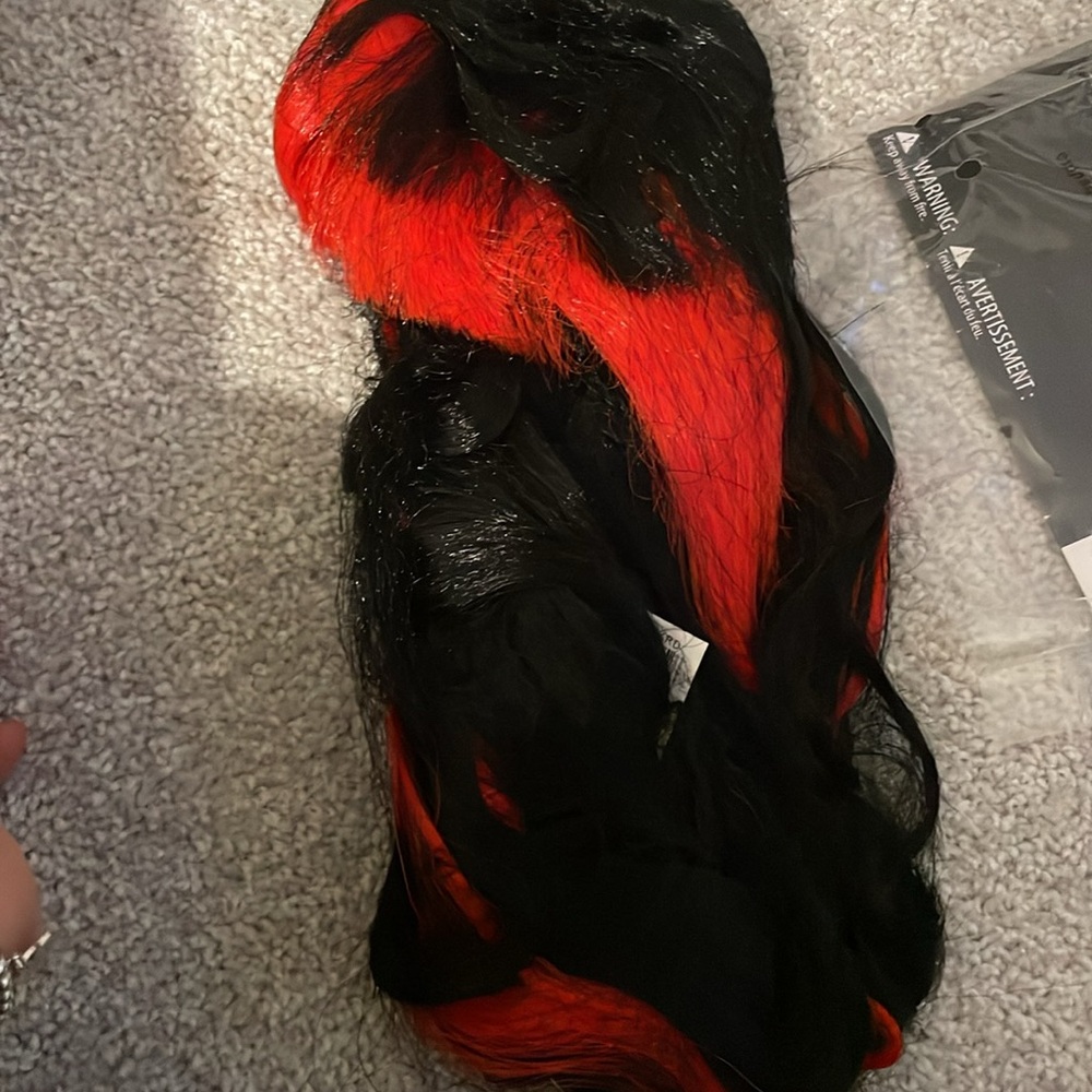 New Halloween witch wig - Picture 3 of 3